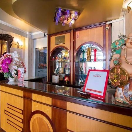 Tan Hoang Long Hotel Ho Chi Minh City Bagian luar foto